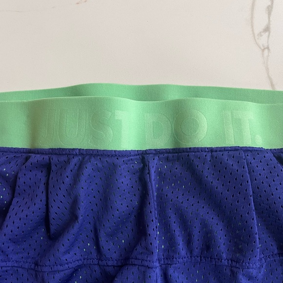 Nike DRI FIT training shorts - Picture 2 of 6